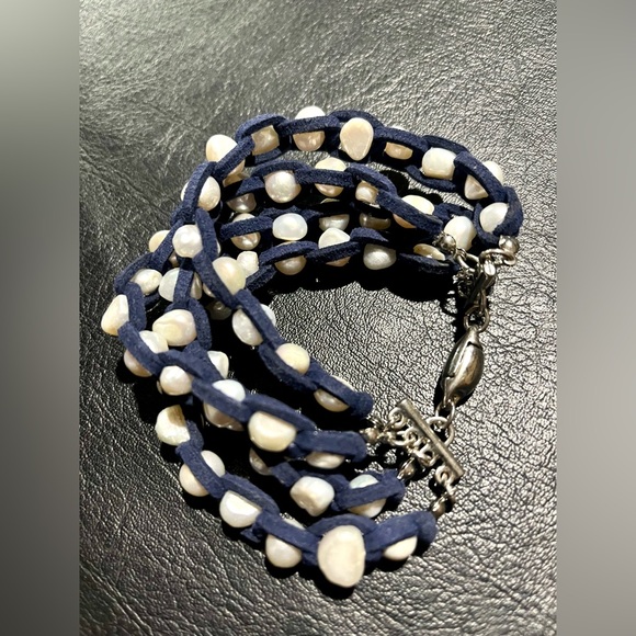 Handmade Bracelet w/Real Genuine Pearls woven into 4 navy leather straps - Picture 5 of 8